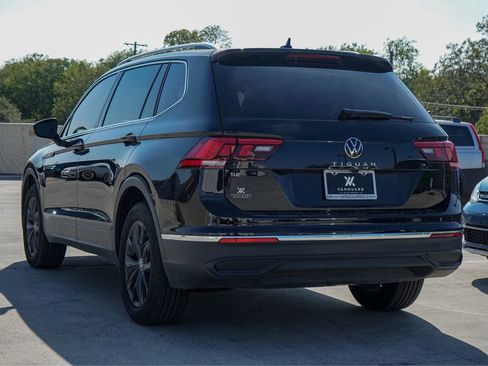 Used 2024 Volkswagen Tiguan SE image 6