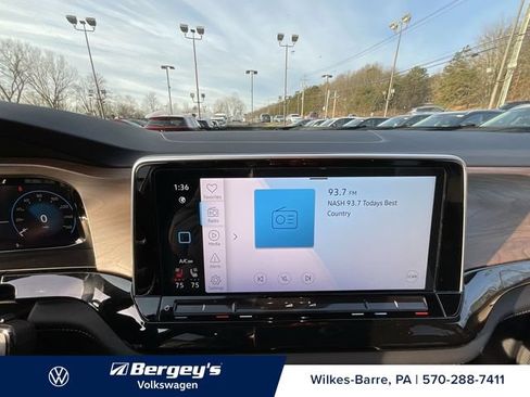 Certified 2025 Volkswagen Atlas SE AWD/4WD image 10