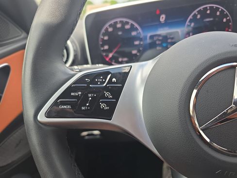 Used 2025 Mercedes-Benz C 300 4MATIC Sedan image 17
