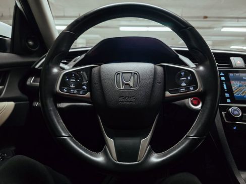 Used 2018 Honda Civic Touring image 22