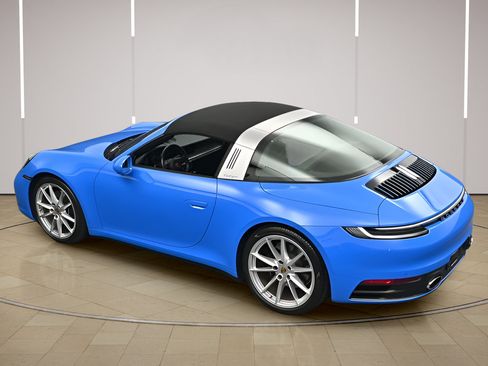 Certified 2022 Porsche 911 Targa 4S AWD/4WD image 38