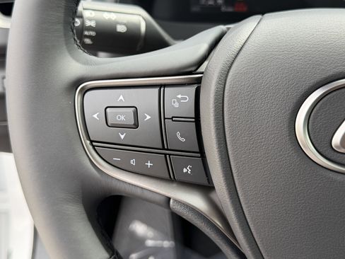 New 2026 Lexus UX 300h FWD image 22