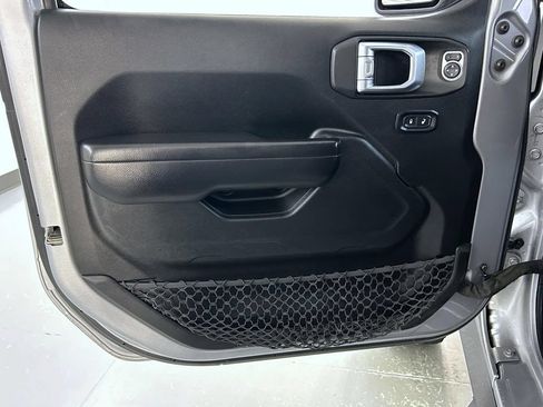 Used 2020 Jeep Gladiator Sport w/ Quick Order Package 24S AWD/4WD image 9