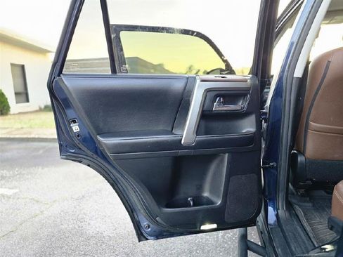 Used 2016 Toyota 4Runner SR5 image 30