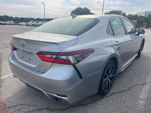 Used 2023 Toyota Camry SE FWD image 4