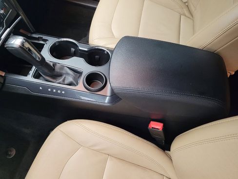Used 2017 Ford Explorer XLT w/ Equipment Group 202A FWD image 26
