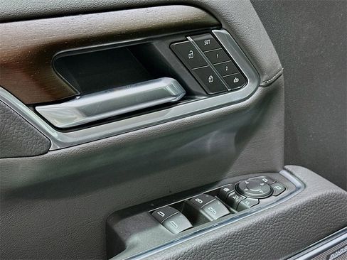 New 2026 GMC Sierra 2500 Denali w/ Denali Reserve Package image 18