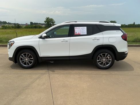 Certified 2023 GMC Terrain SLT image 5