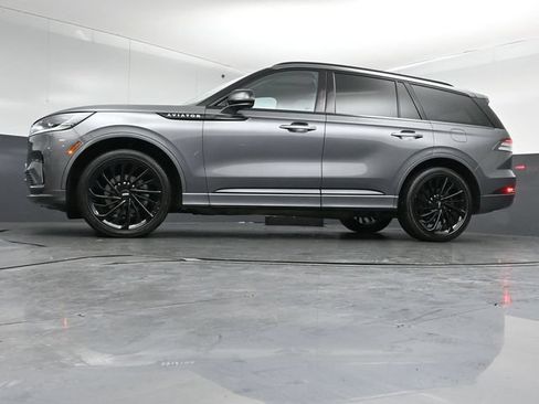 Certified 2025 Lincoln Aviator Reserve w/ Equipment Group 201A AWD/4WD image 42