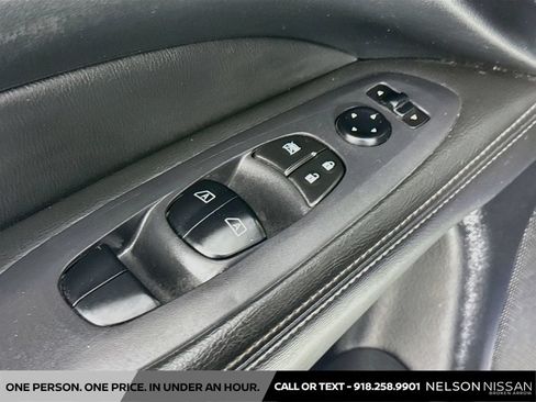 Used 2019 Nissan Pathfinder SV AWD/4WD image 16