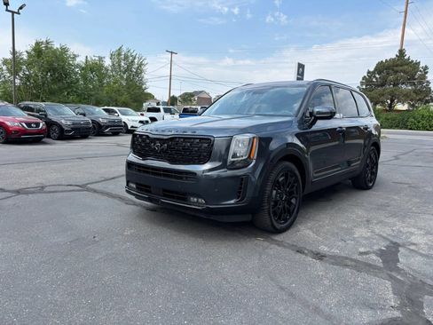 Used 2022 Kia Telluride SX w/ SX Prestige Package AWD/4WD image 3
