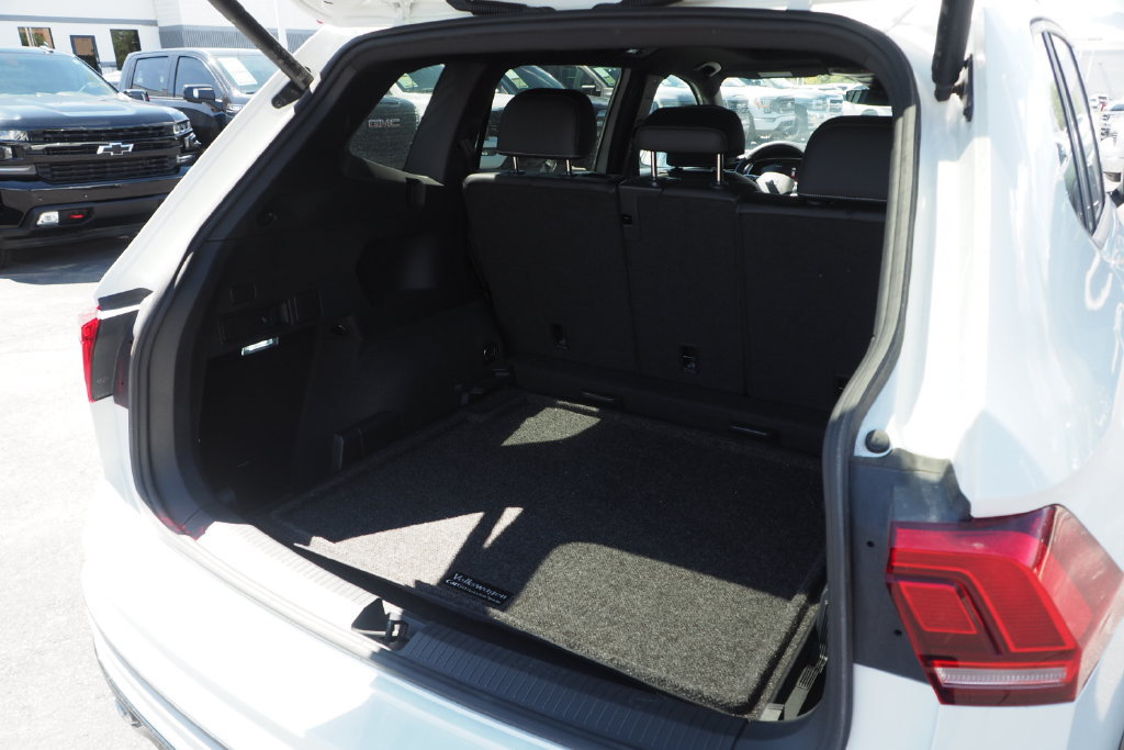 Used 2024 Volkswagen Tiguan SE R-Line AWD/4WD image 15