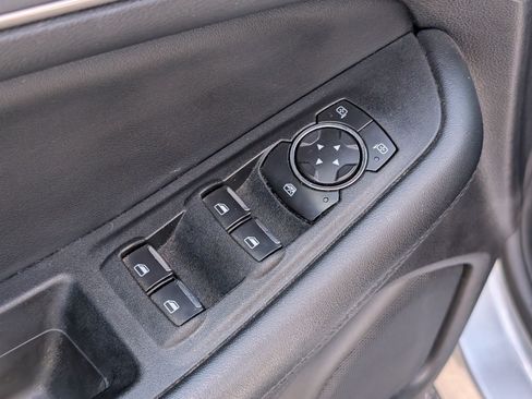Used 2022 Ford Edge SEL AWD/4WD image 17
