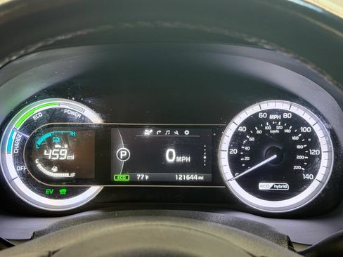 Used 2017 Kia Niro Touring FWD image 28