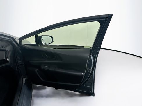 Used 2024 Toyota Prius LE image 33