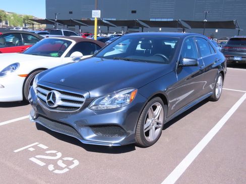 Used 2014 Mercedes-Benz E 350 4MATIC Sedan image 2