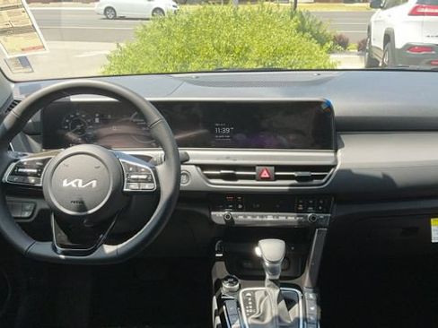Used 2025 Kia Seltos SX AWD/4WD image 35