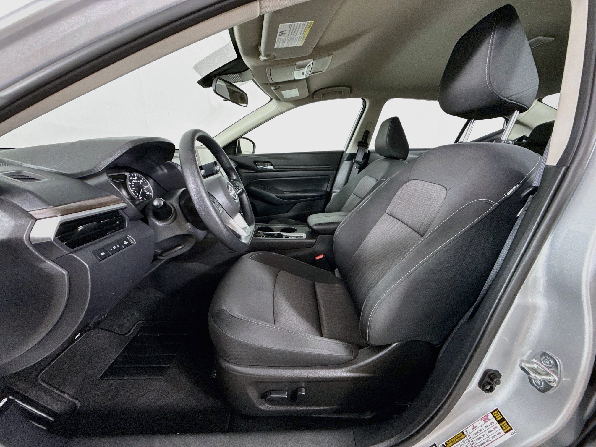 Used 2025 Nissan Altima 2.5 SV AWD/4WD image 22