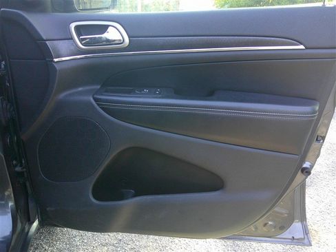 Used 2015 Jeep Grand Cherokee Limited w/ Trailer Tow Group IV AWD/4WD image 20