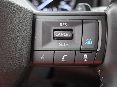 Used 2025 Nissan Rogue SV AWD/4WD image 28