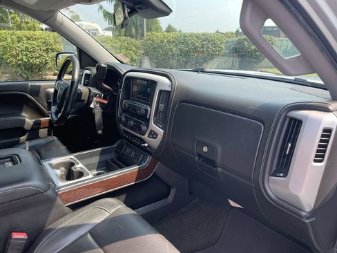 Used 2017 GMC Sierra 1500 SLT w/ SLT Premium Package AWD/4WD image 27