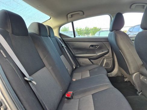 Used 2024 Nissan Sentra SV FWD image 17