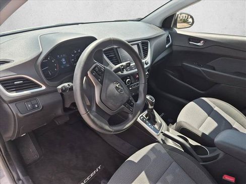 Used 2022 Hyundai Accent Limited FWD image 10