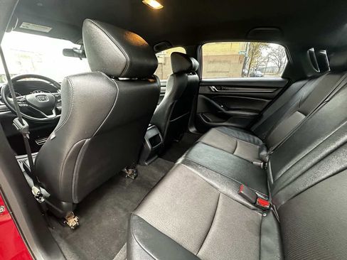 Used 2019 Honda Accord Sport image 16
