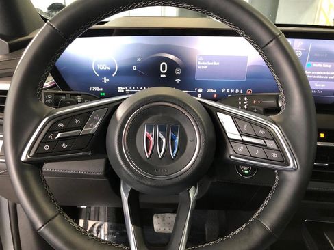 Used 2025 Buick Enclave Preferred image 12