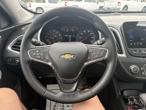 Used 2024 Chevrolet Malibu RS FWD image 40