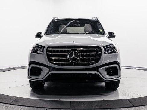 Used 2025 Mercedes-Benz GLS 450 4MATIC image 2