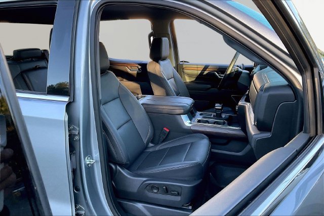 Used 2023 GMC Sierra 1500 SLT w/ SLT Premium Package AWD/4WD image 18