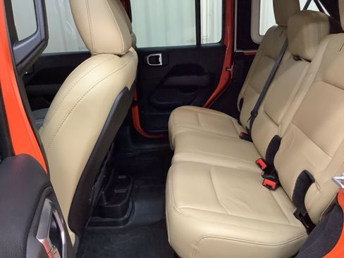 Used 2019 Jeep Wrangler Unlimited Rubicon w/ Dual Top Group image 29