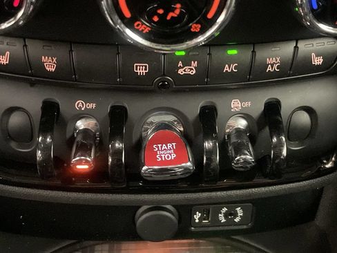Used 2016 MINI Cooper Clubman S FWD image 9