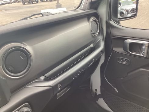 Used 2022 Jeep Wrangler Unlimited Sport AWD/4WD image 32