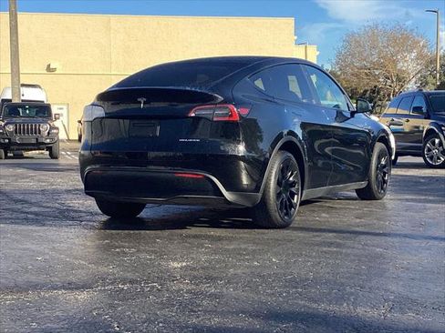 Used 2023 Tesla Model Y Long Range image 9