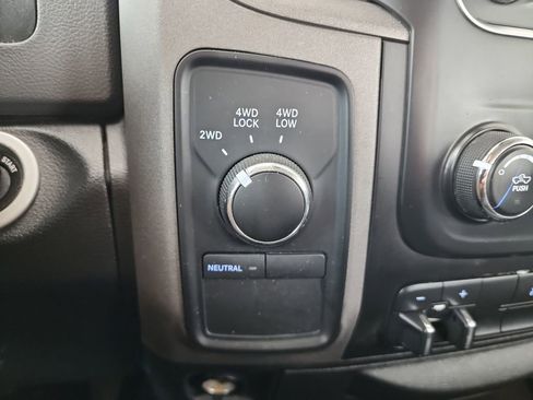 Used 2016 RAM 2500 Tradesman w/ Chrome Appearance Group AWD/4WD image 29