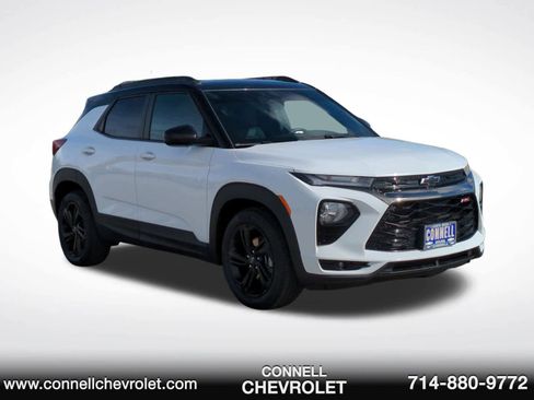 Used 2023 Chevrolet TrailBlazer RS w/ Sun and Liftgate Package image 3