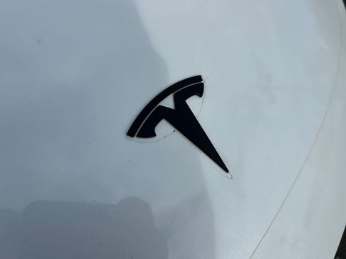 Used 2021 Tesla Model Y Long Range image 30