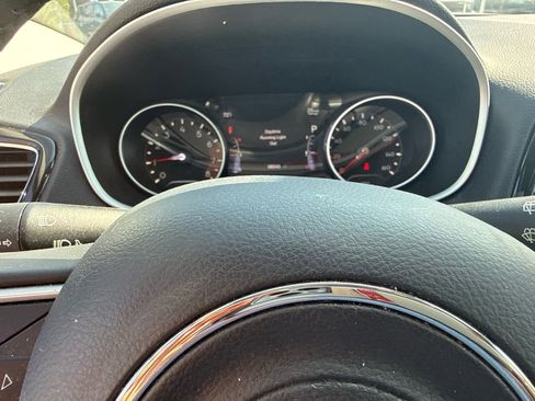 Used 2018 Jeep Compass Latitude w/ Popular Equipment Group image 3