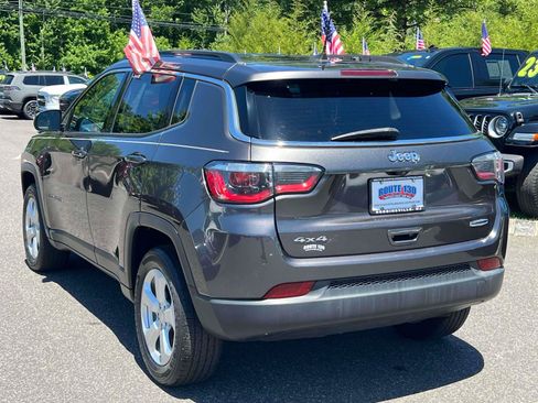 Used 2019 Jeep Compass Latitude w/ Cold Weather Group AWD/4WD image 3