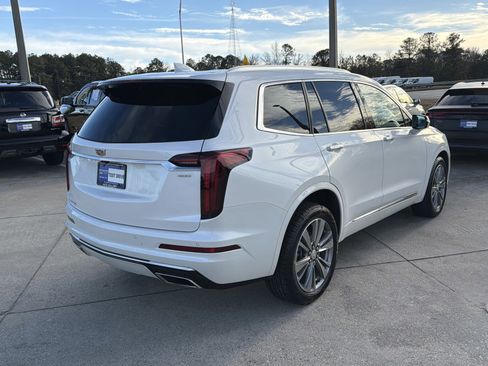 Used 2022 Cadillac XT6 Premium Luxury w/ LPO, Floor Liner Package image 6