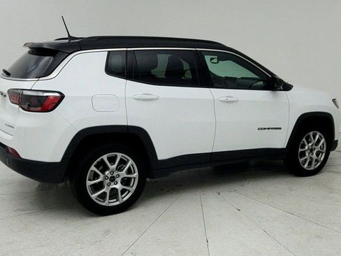 Used 2025 Jeep Compass Limited image 8
