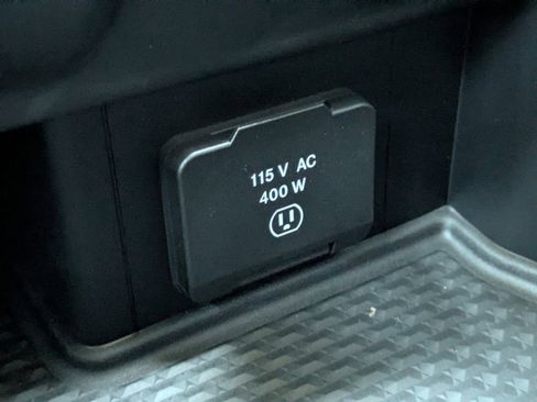 New 2026 RAM 2500 Laramie AWD/4WD image 26
