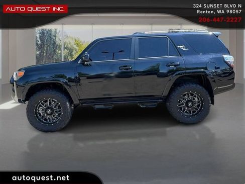 Used 2018 Toyota 4Runner TRD Off-Road AWD/4WD image 8