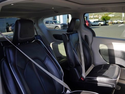 Certified 2023 Chrysler Pacifica Limited image 20