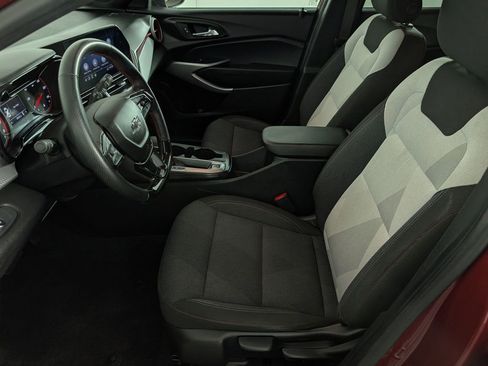 Used 2024 Chevrolet Trax RS w/ Driver Confidence Package image 22