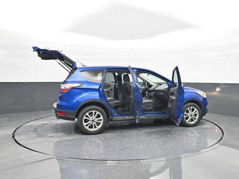 Used 2017 Ford Escape SE image 37