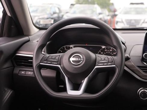 Certified 2025 Nissan Altima 2.5 SV FWD image 22