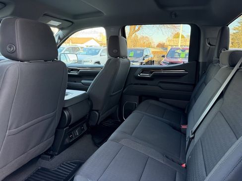 Used 2023 GMC Sierra 1500 SLE image 12